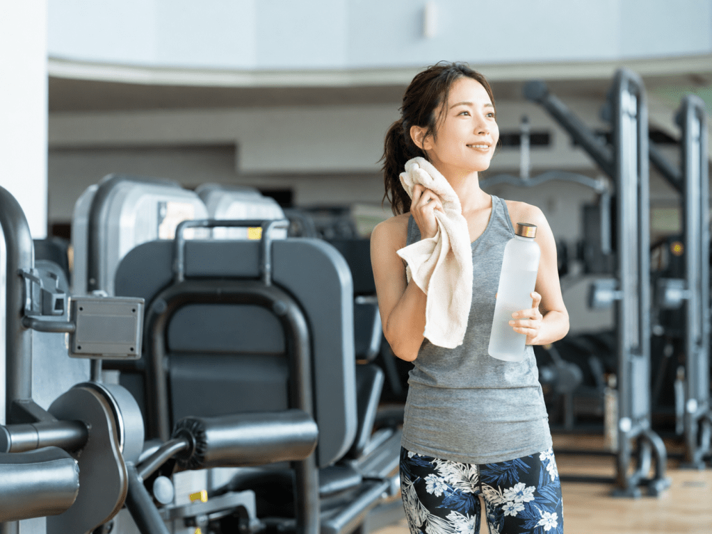 ダイエットや体型の悩みを持つ女性のイメージ